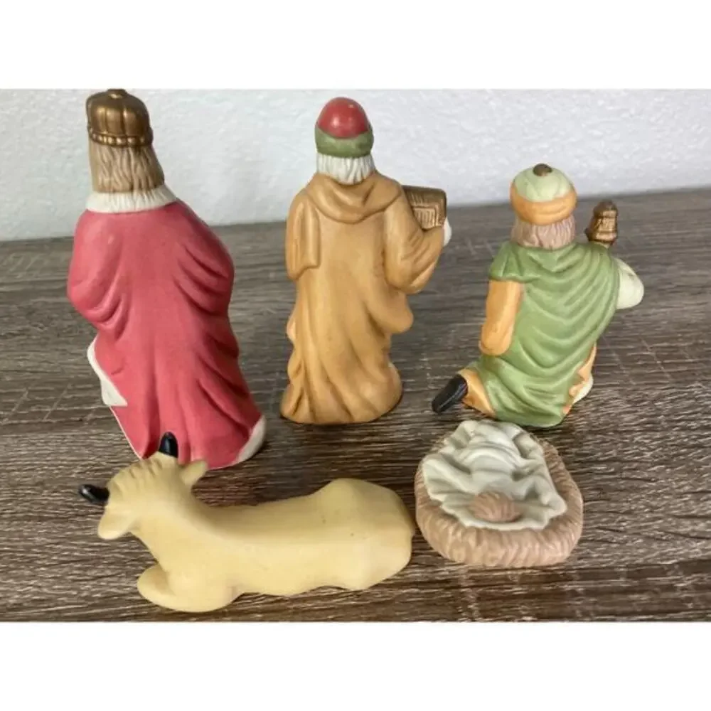 Mid Century Nativity Set Japan Ceramic 6‎ Piece Hand Painted Pastel Christmas